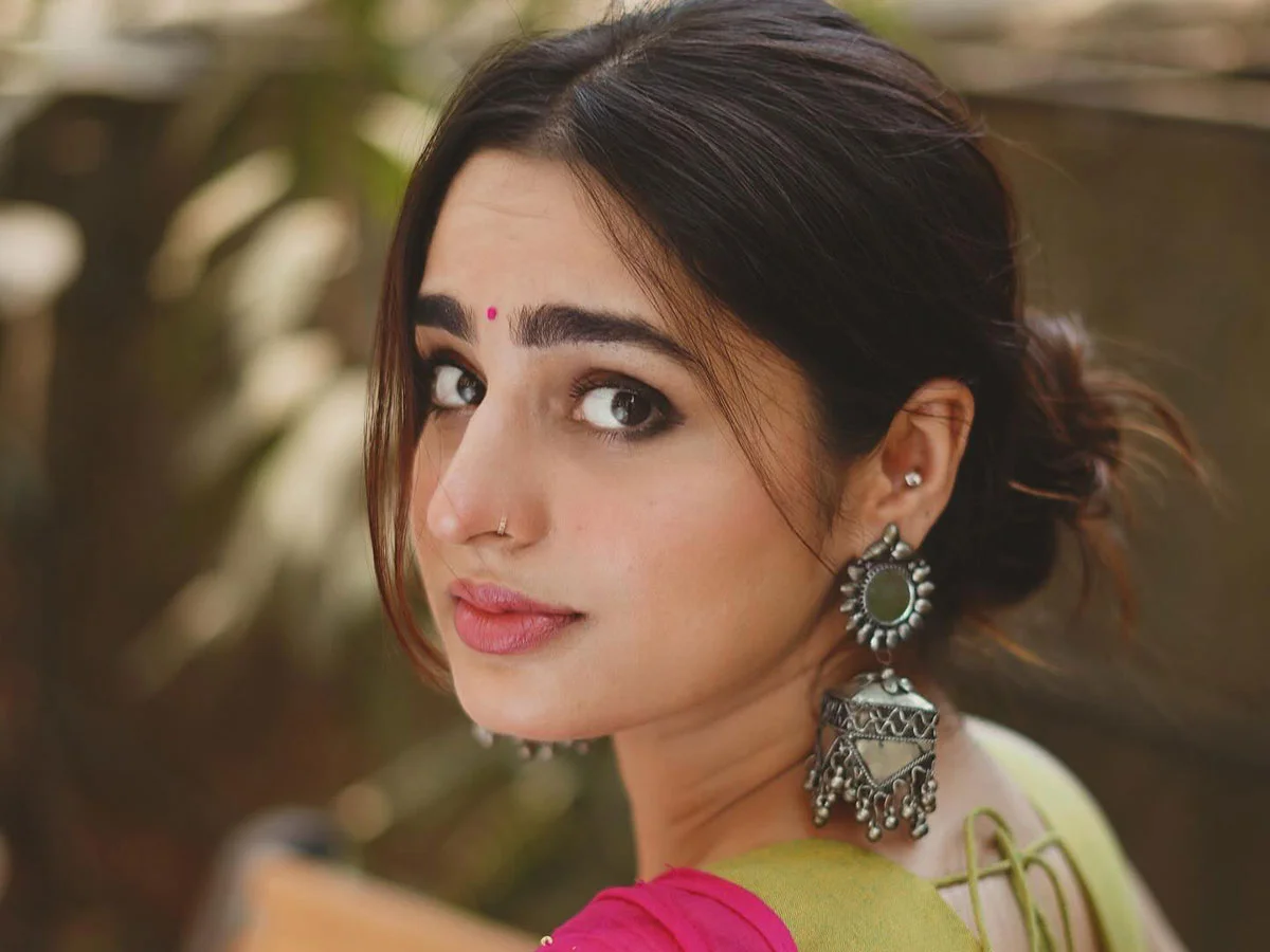 ayesha khan nude

